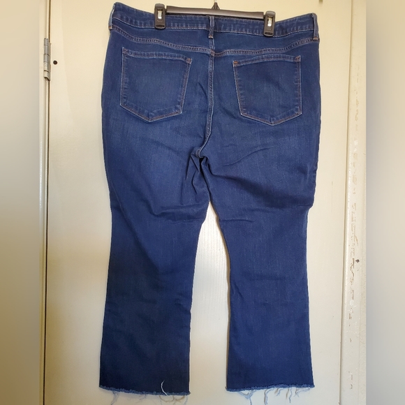 Old Navy Mid Rise Kicker Boot-Cut Frayed Hem Denim Jeans Women's Size 18 - Picture 2 of 5